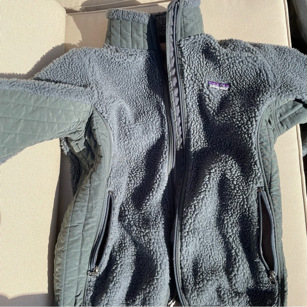 Patagonia Gray and Olive Fleece Jacket